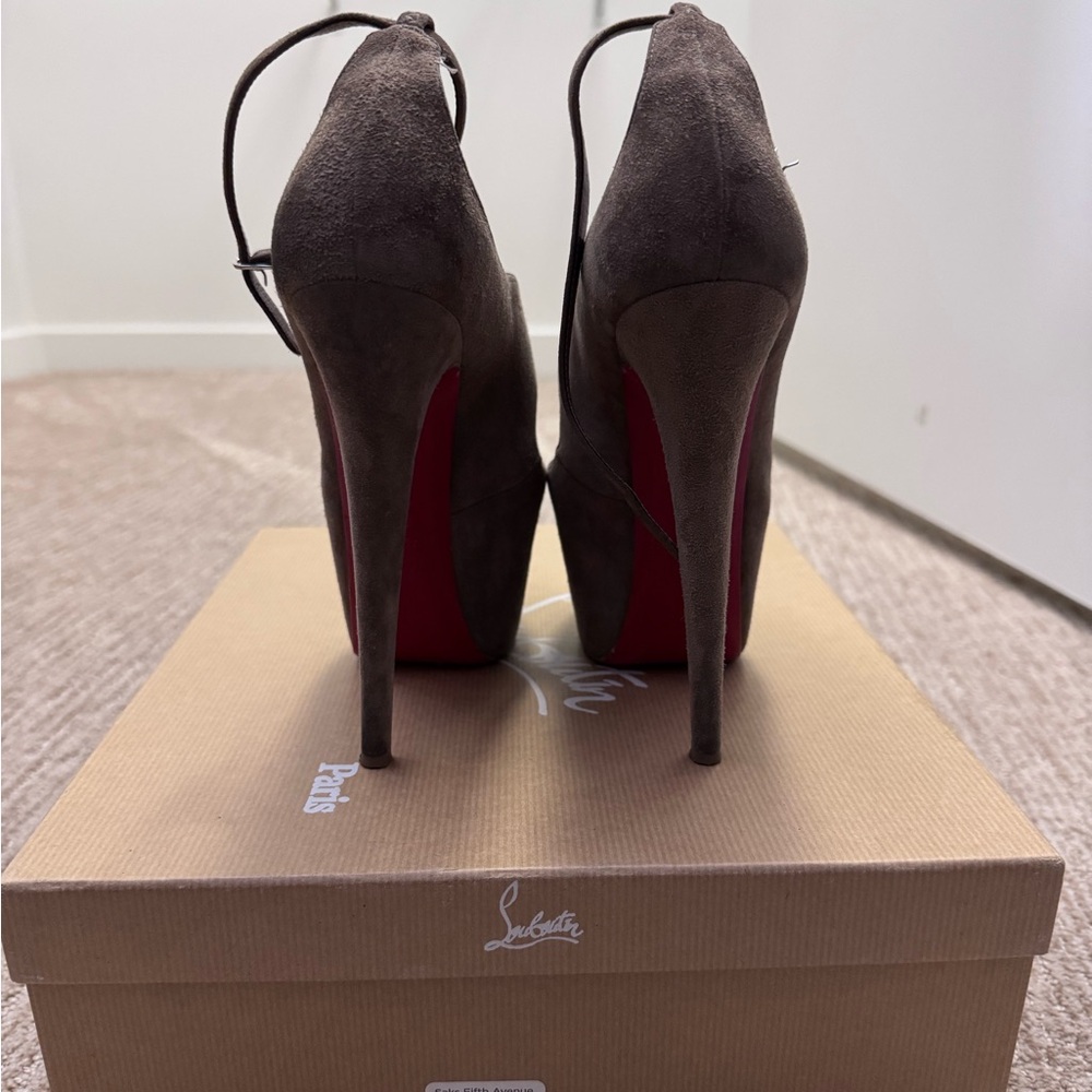 CHRISTIAN LOUBOUTIN